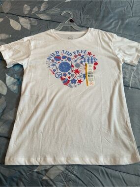 NWTS Girls wonder nation Tee w/Red & Blue 'Wild & Free' Heart Graphic Sz L 10/12
